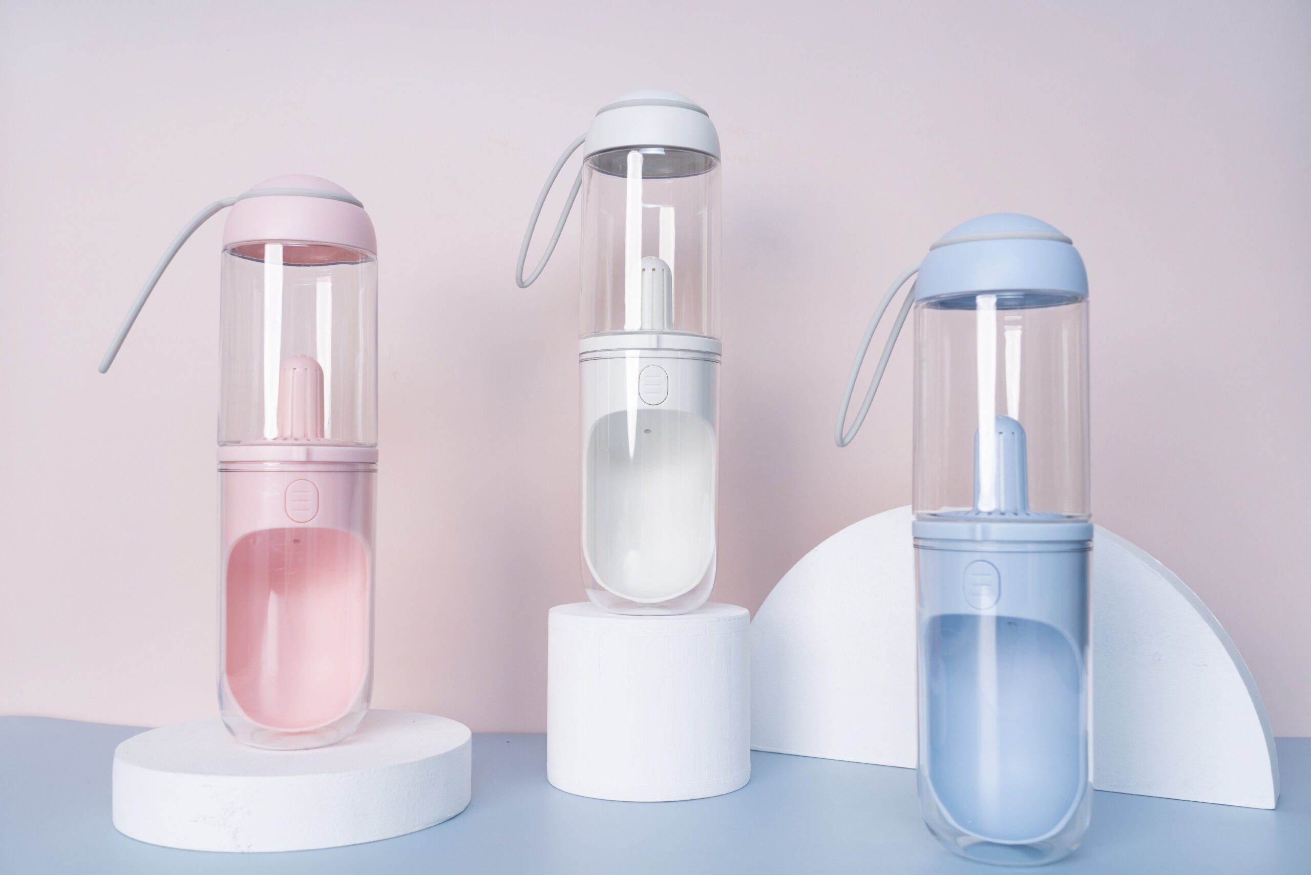 d0102haxiky Pet Life 'PYURE' Handheld Travel Filtered Water Feeder - Image 6